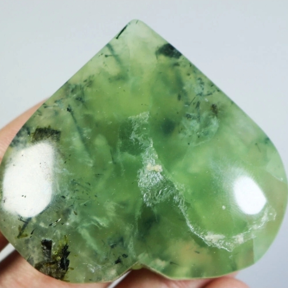 Natural Green Tourmaline And Mica In Prehnite Quartz Crystal Heart Stone Healing - Picture 6 of 10